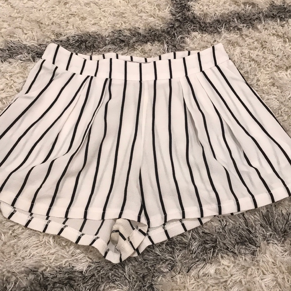 Cute striped LF shorts!